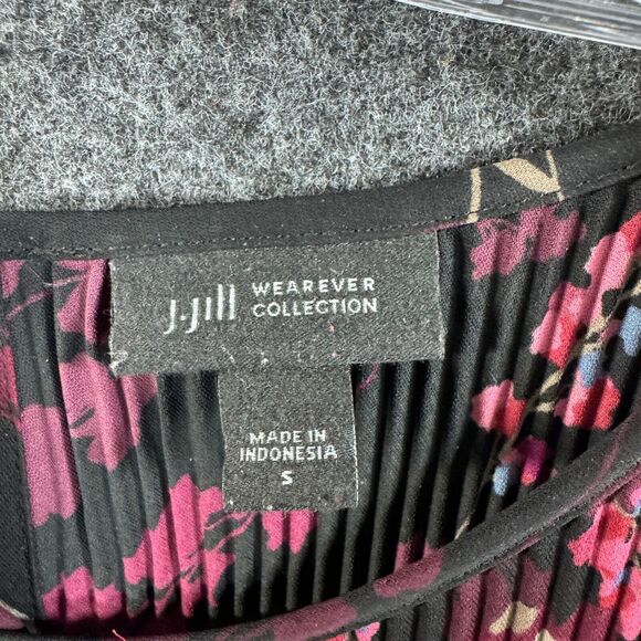 J Jill Wearever Collection Tunic Women's Small Black Maroon Floral Pleated Relax - Picture 3 of 7
